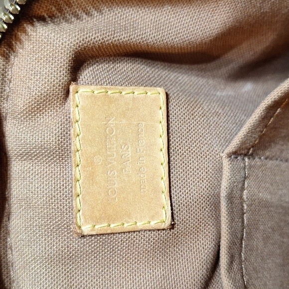 Louis Vuitton Tivoli PM - Picture 9 of 16